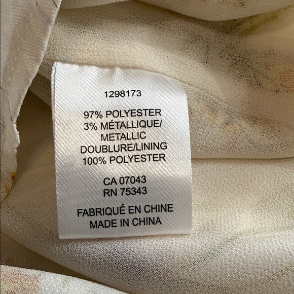 Cupcakes and Cashmere Ivory Multicolored Botanical Floral Print V-Neck Blouse - Picture 12 of 12